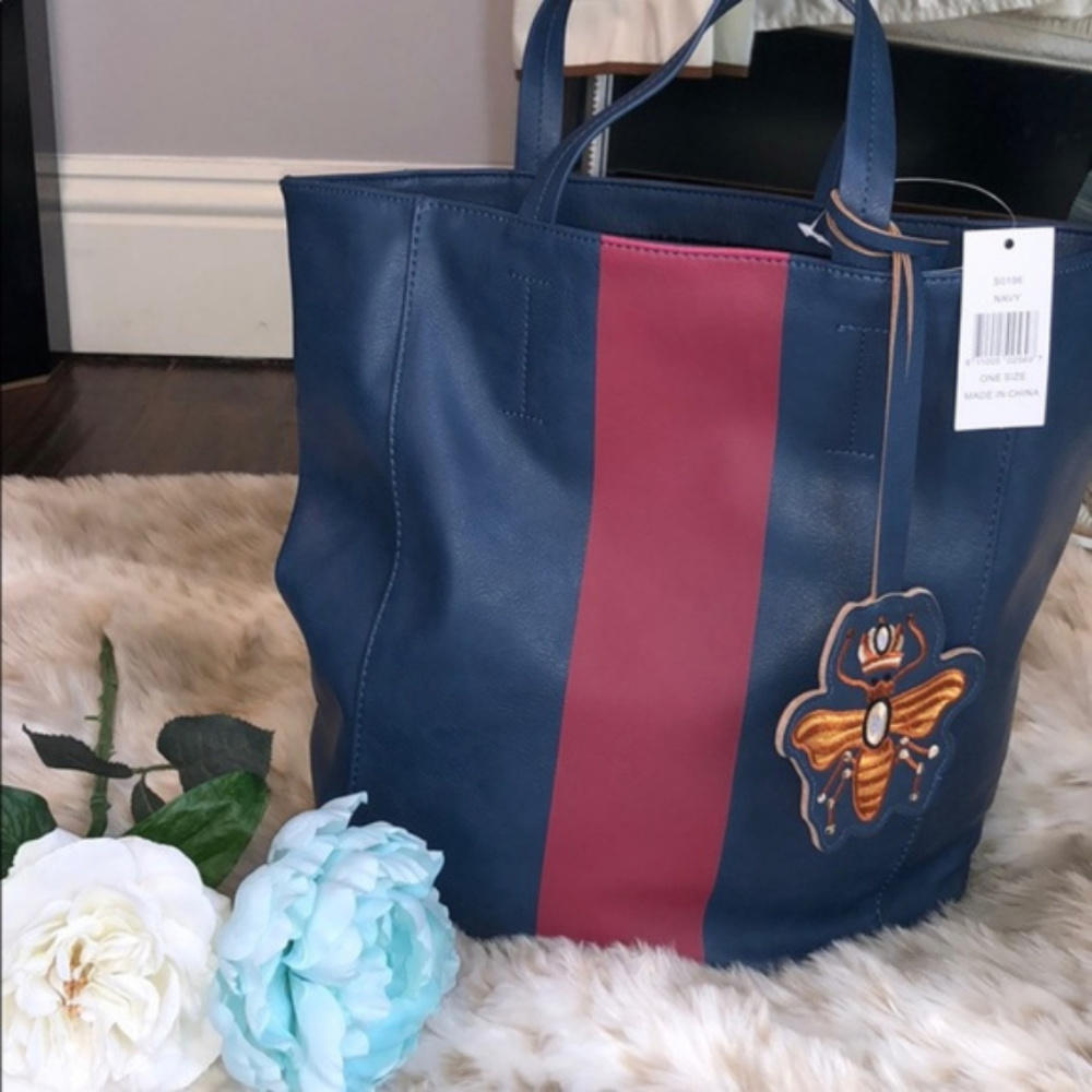 NWT Stylish Bee Charm Saks Fifth Avenue Tote